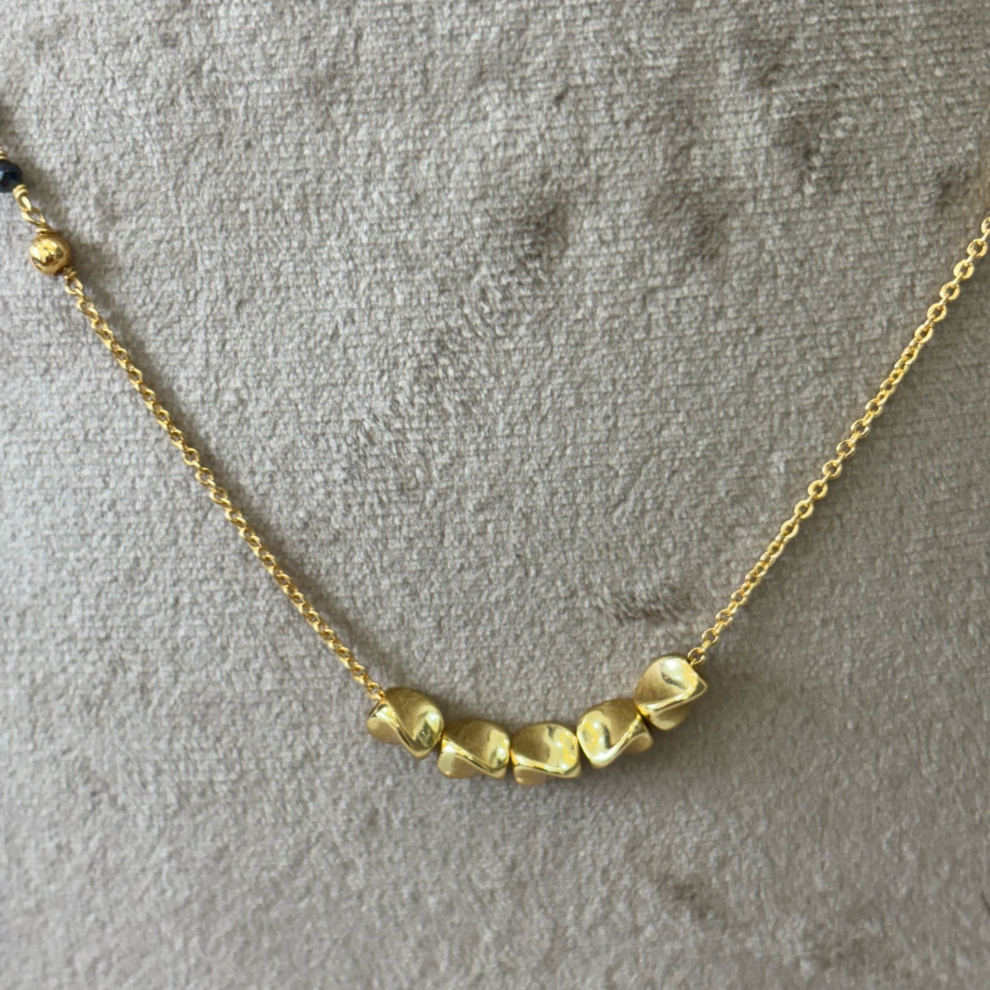 HK0088 Black Beads Twisted & DD Balls Given Elegence