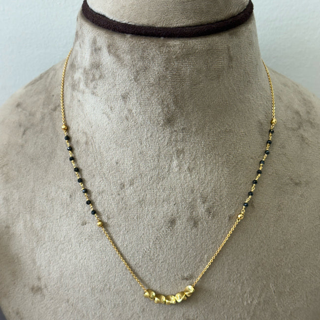 HK0088 Black Beads Twisted & DD Balls Given Elegence