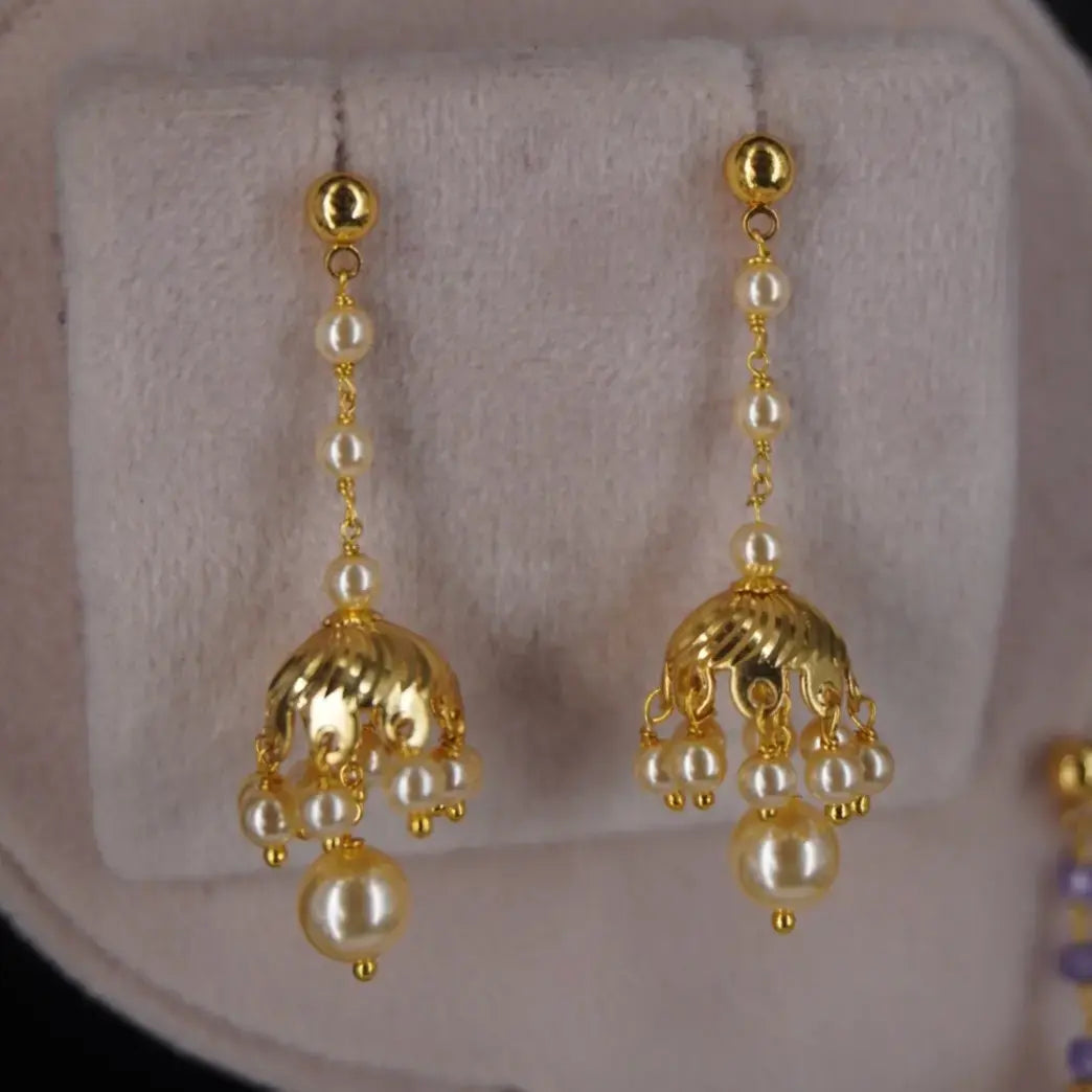 Pearl Stud Earrings HK010 White