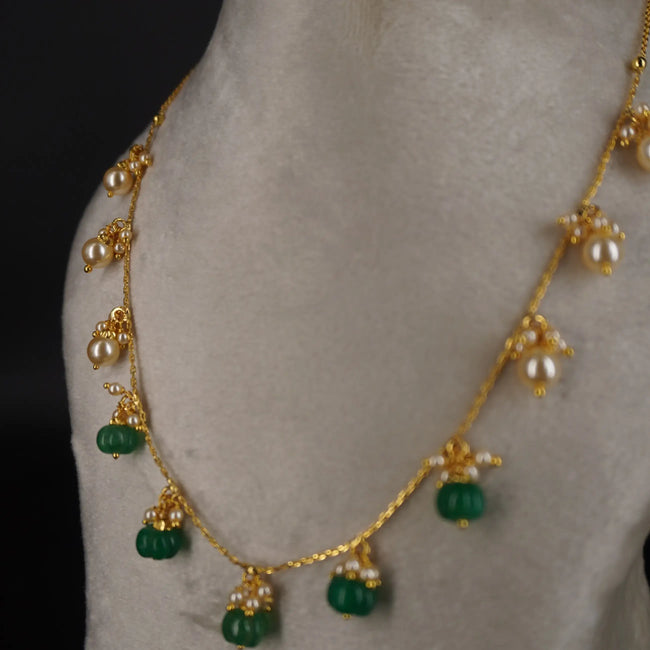 HK0341 Emarald Green Pumpkins & Pearl Necklace