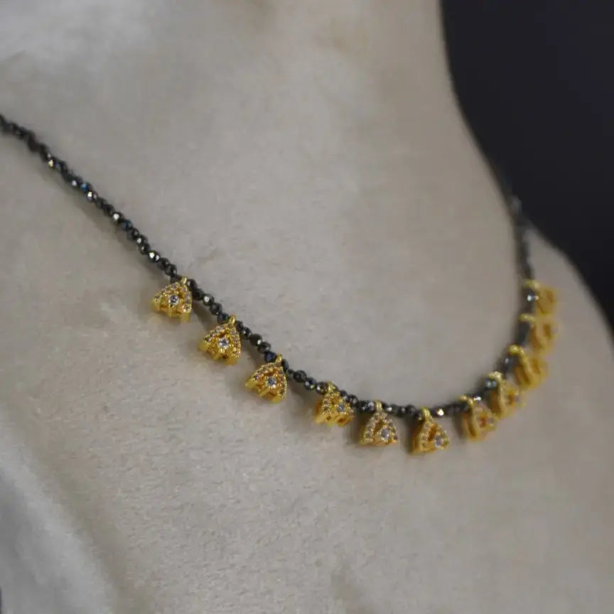 Mangalsutra Design with A shape Lockets Hk0416