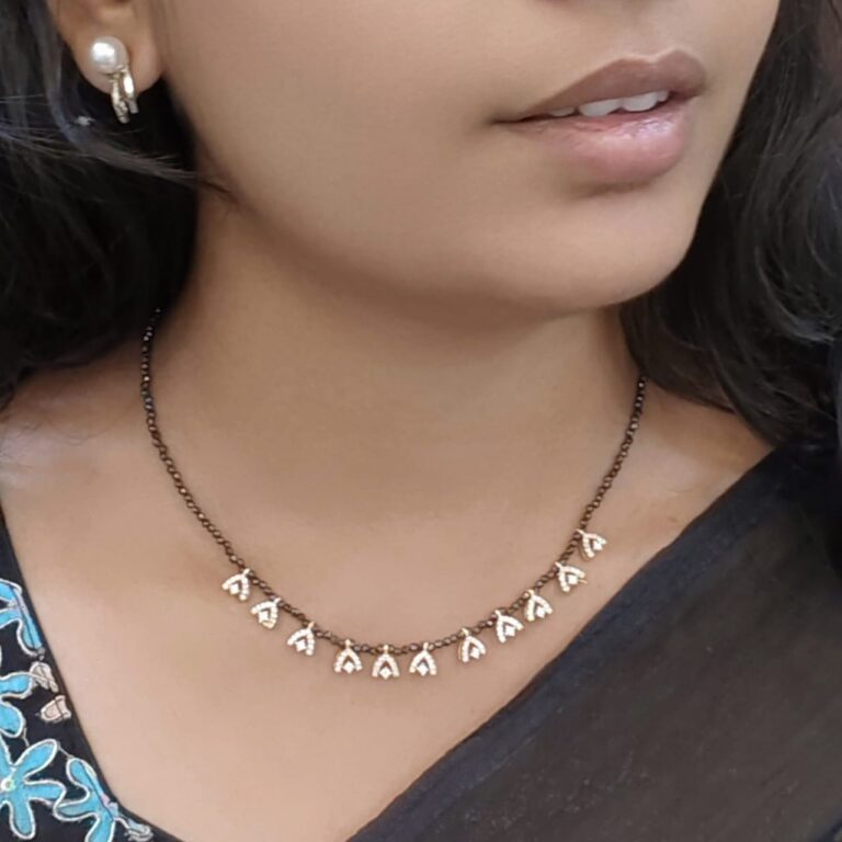 Mangalsutra Design with A shape Lockets Hk0416