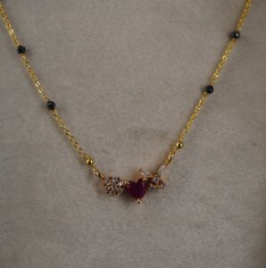 Red Heart Black Beads HK0445