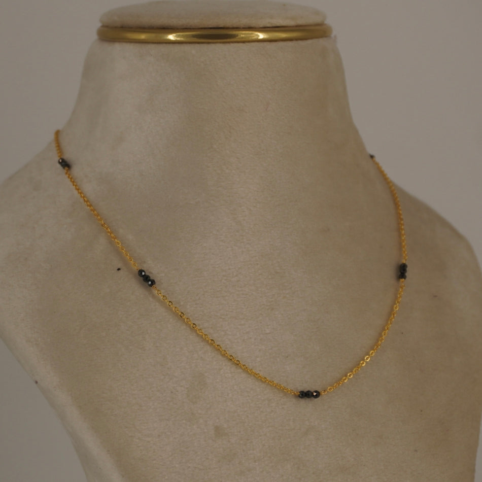 HK001. simple black beads