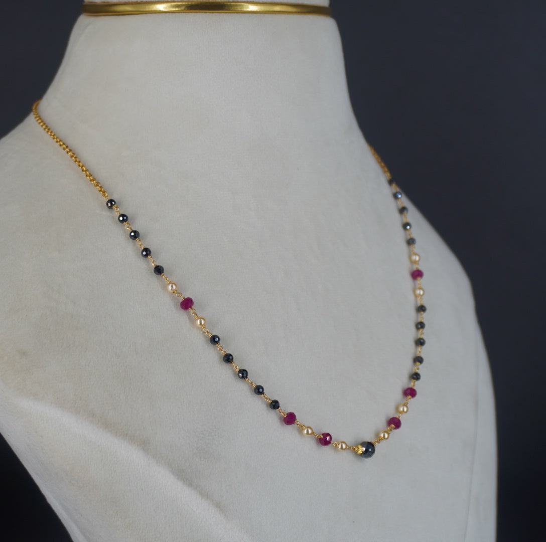 HK0516 BEAUTYFUL BLACK BEADS