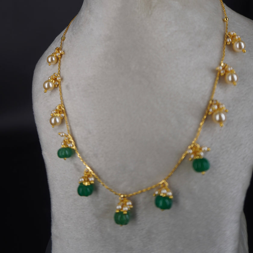 HK0341 Emarald Green Pumpkins & Pearl Necklace