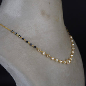 HK0450 Black and white combination black beads