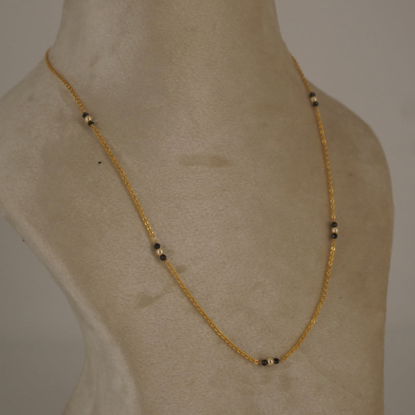 HK004 black beads with pearl