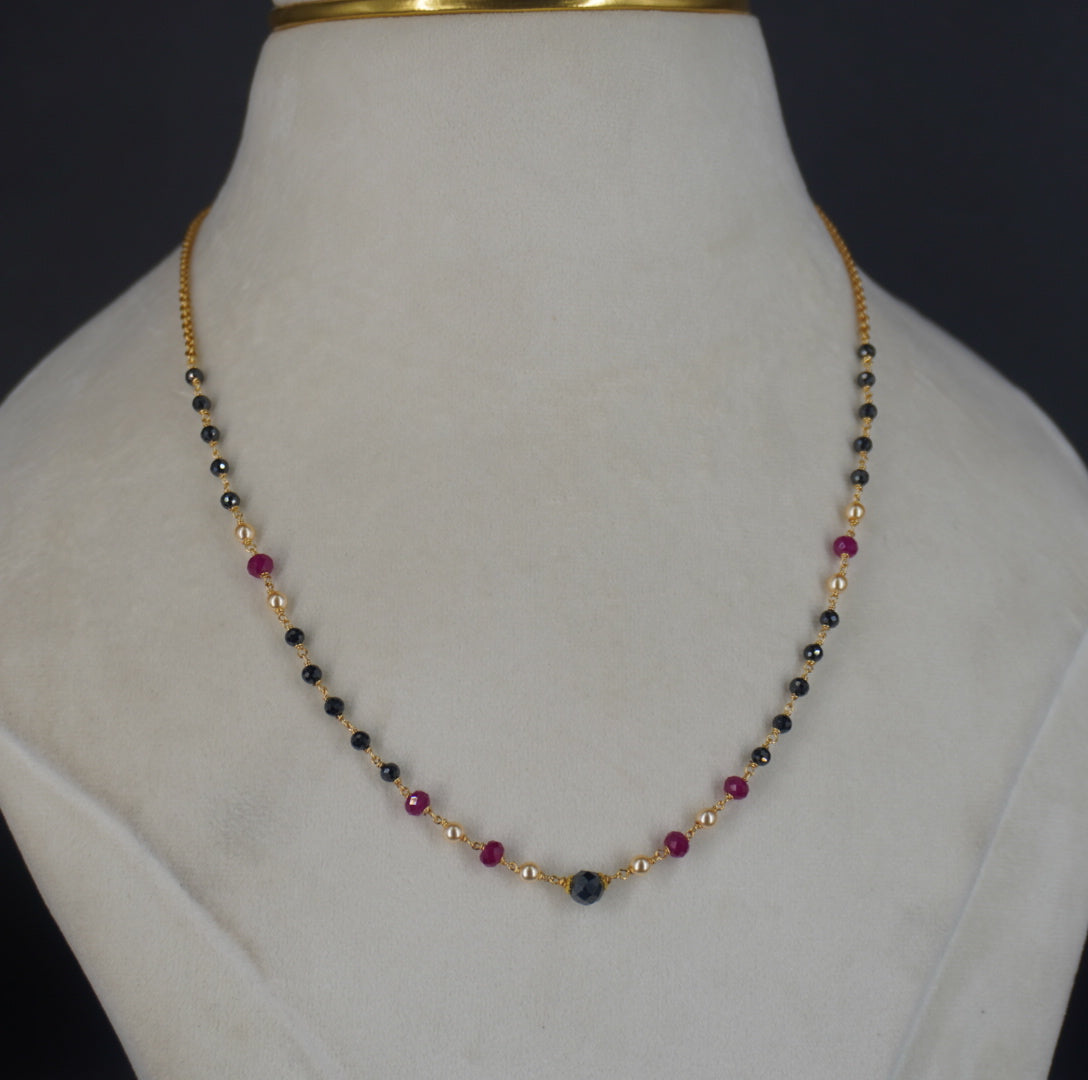 HK0516 BEAUTYFUL BLACK BEADS