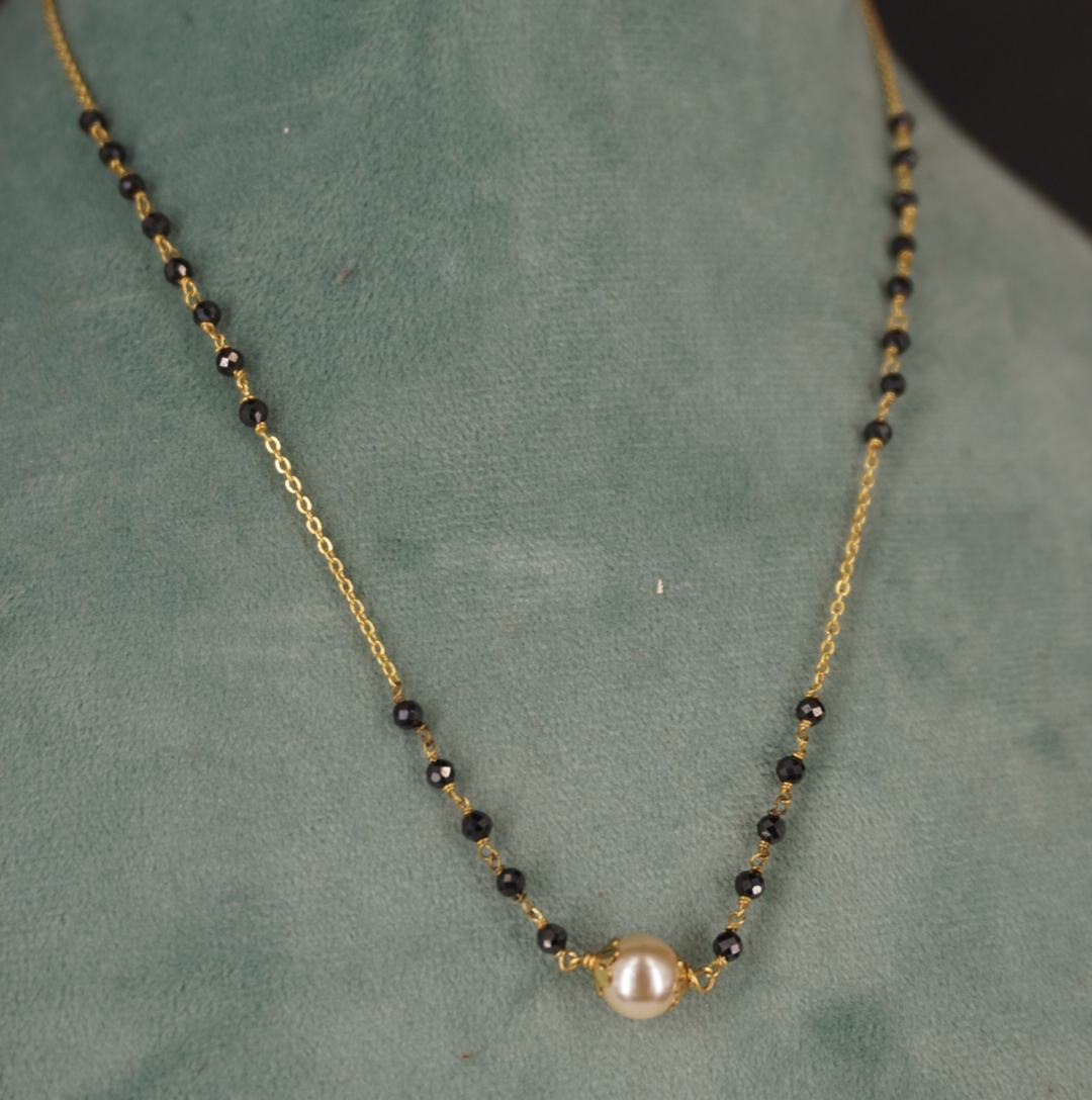 HK0028 Single Pearl  Black Beads