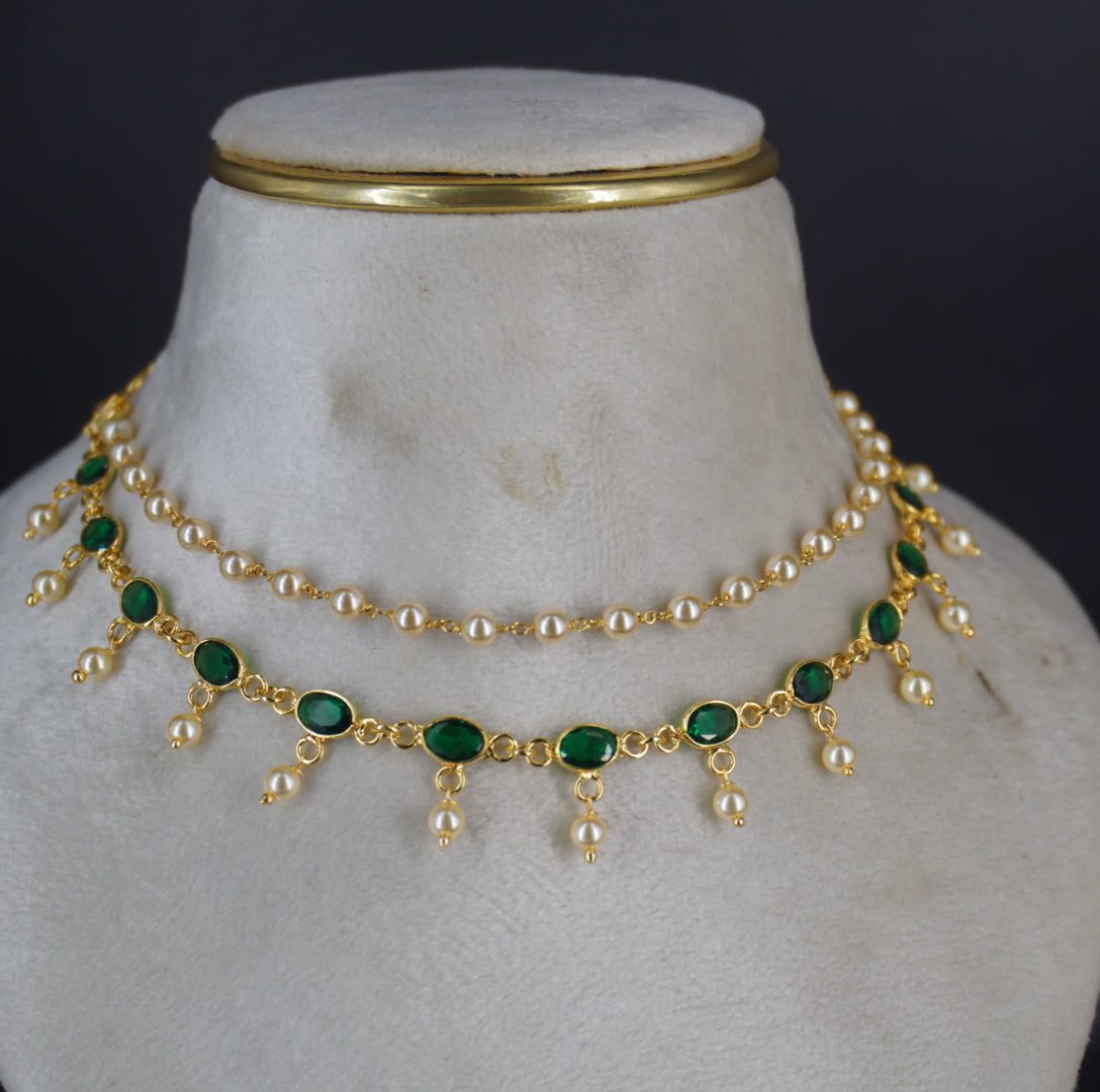 HK0340 Emarald and Swarovski pearl necklace