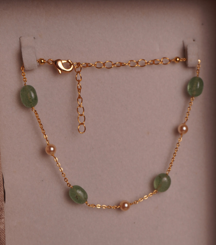 BT002-Russian emerald & Pearl Bracelet