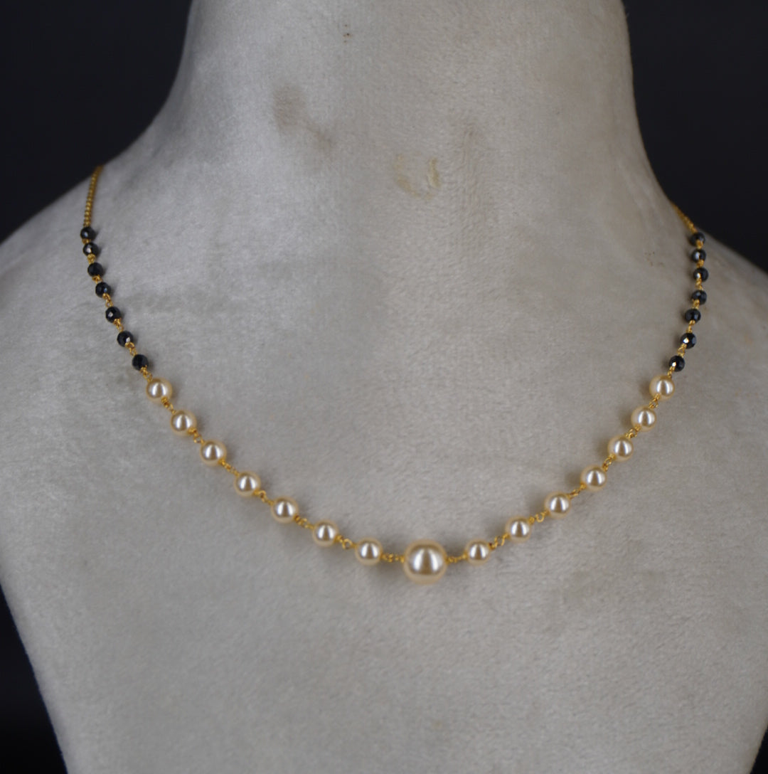 Black and white combination black beads