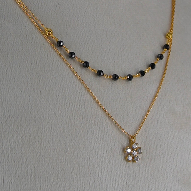 HK0343 2 step star Black beads