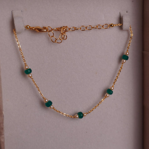 BT005 – Emerald and pearl bracelet