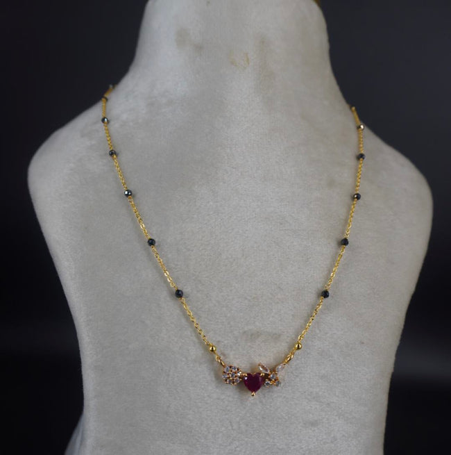 HK0445 Red Heart Black Beads