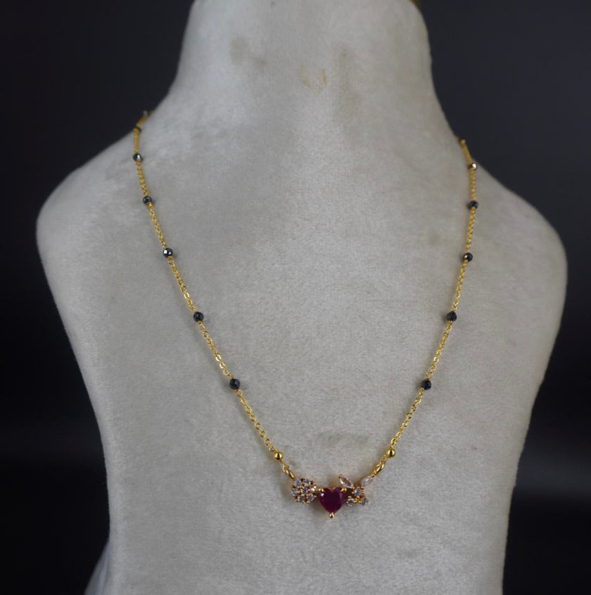 HK0445 Red Heart Black Beads