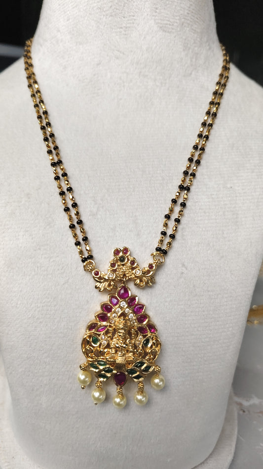 HK0062 LAKSHMI BLACK BEADS