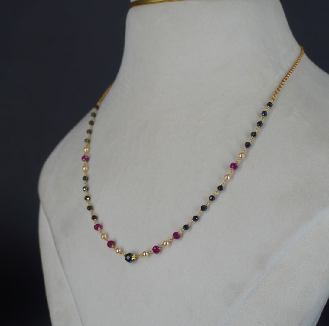 HK0516 BEAUTYFUL BLACK BEADS
