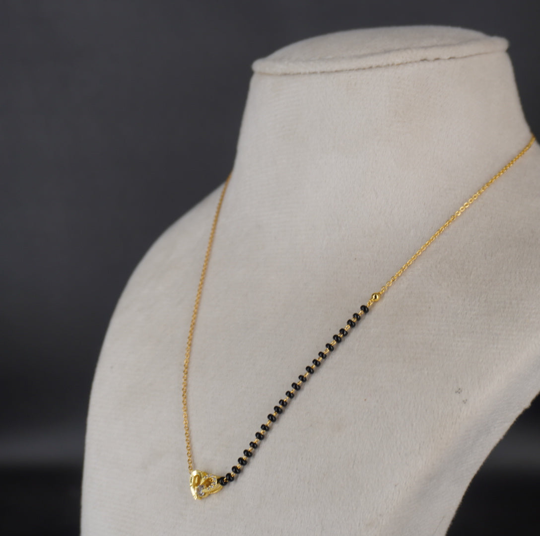 HK0406 EveryDay HeartBeat Black Beads chain