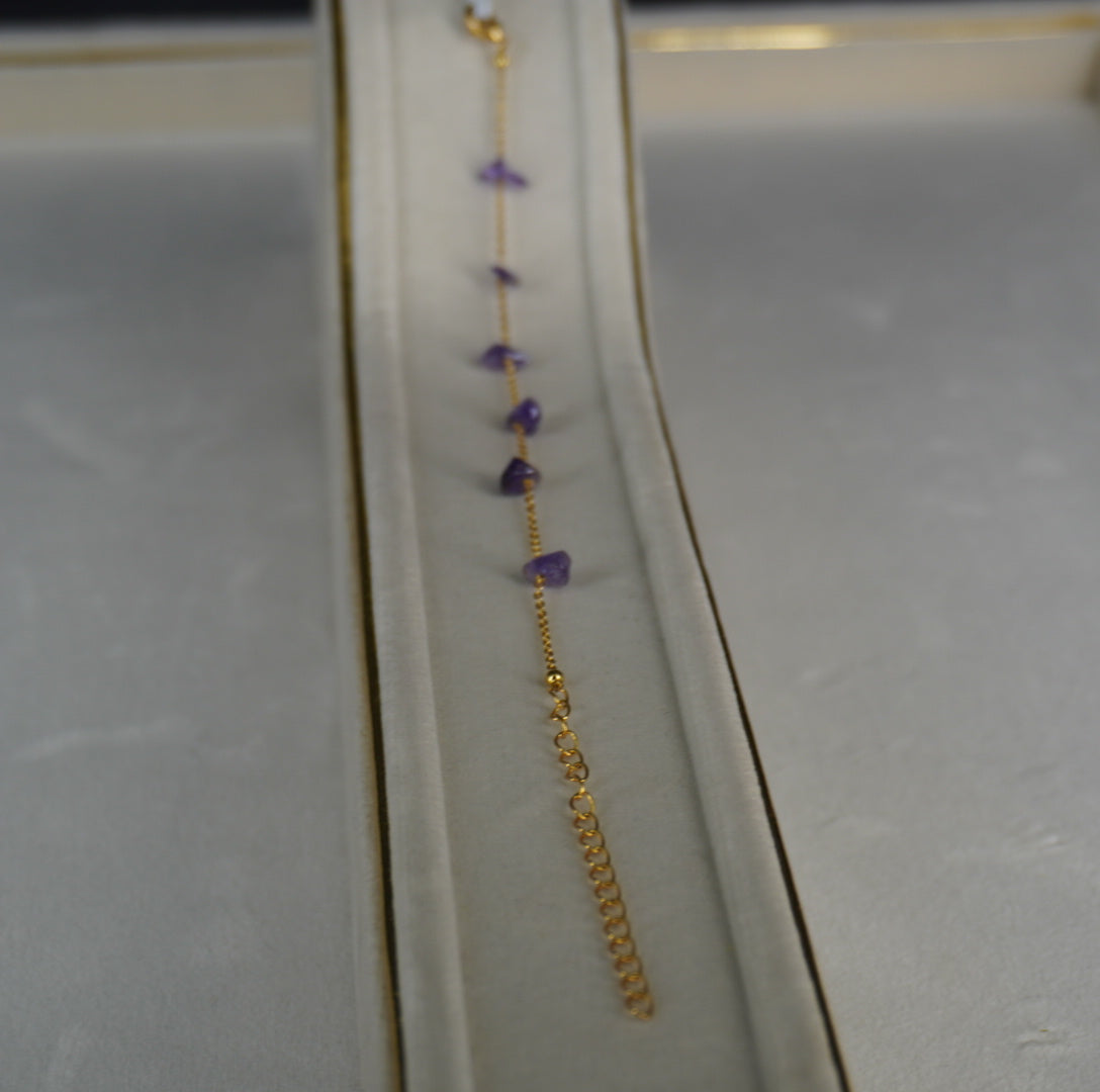 BT008 – Amethyst Chip Stone Bracelet